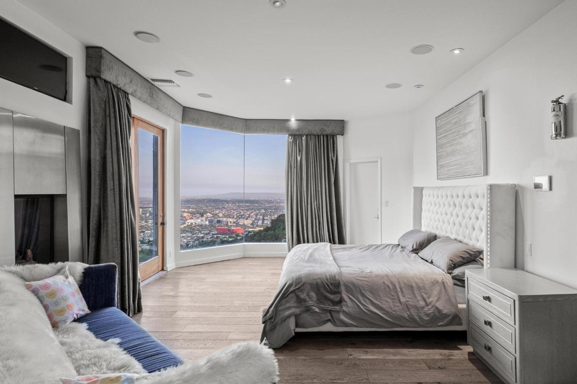 Hollywood Hills Modern Sanctuary-jaw Dropping View Los Angeles
