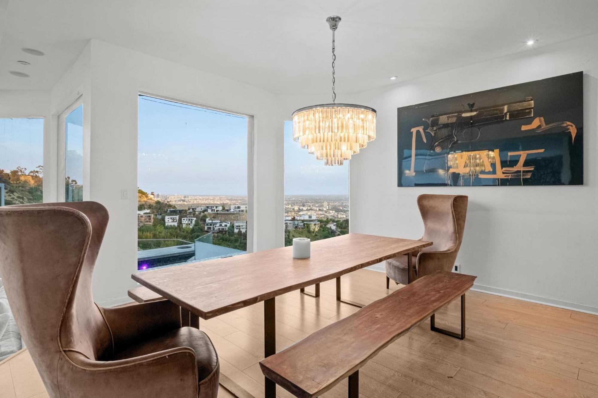 Hollywood Hills Modern Sanctuary-jaw Dropping View Villa